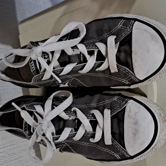 Converse Grey shoes - Picture 2 of 4